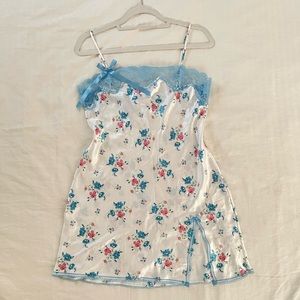 ❌ SOLD ELSEWHERE ‼️ Satin Lace Slip Dress